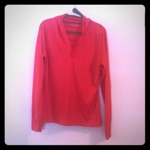 Long sleeve athletic shirt